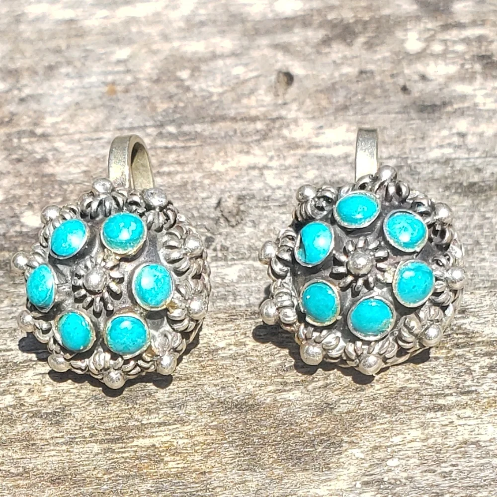 Vintage Native American Or Mexican Turquoise Sterling Silver Screwback Earrings - Picture 9 of 16